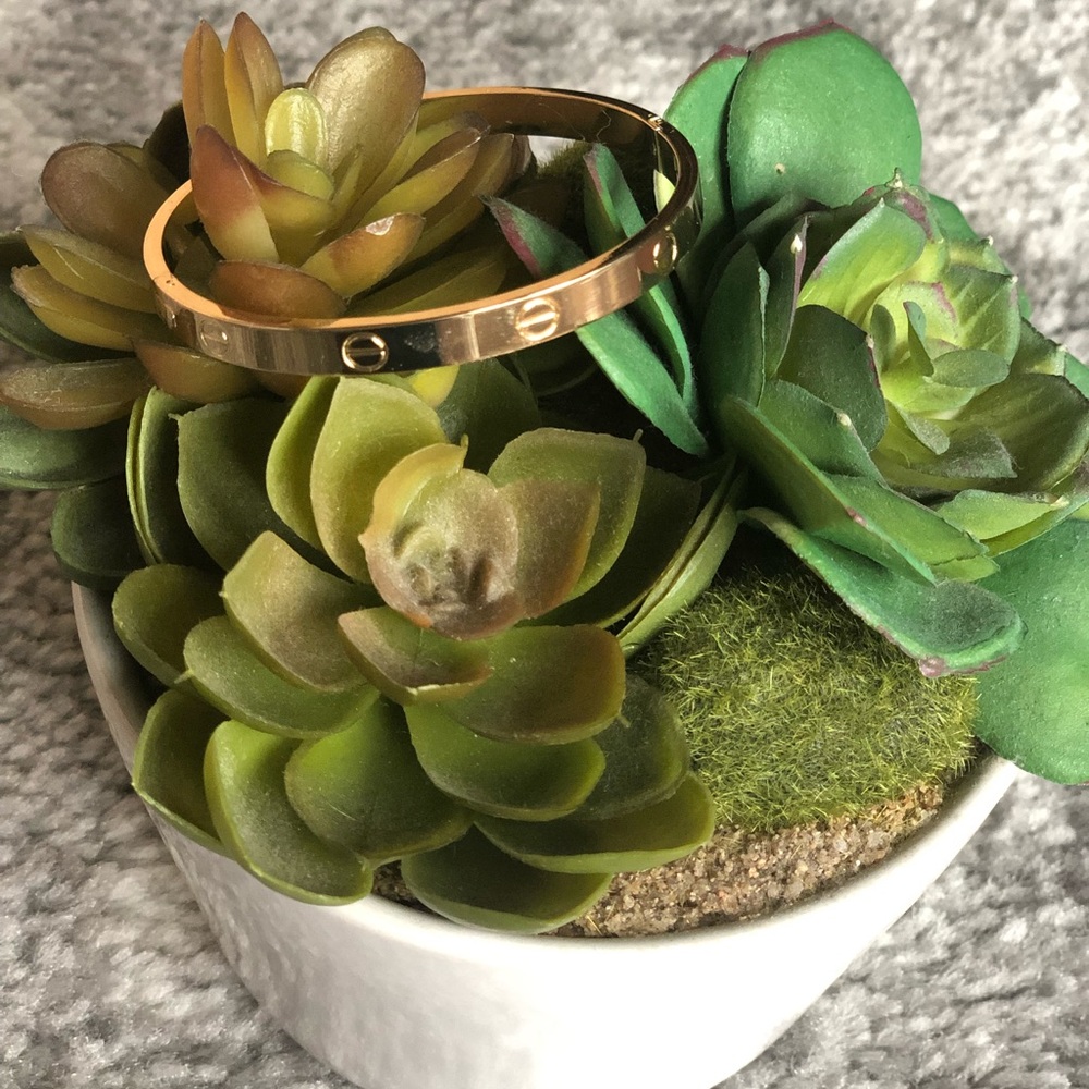 🆕 Gold bracelet